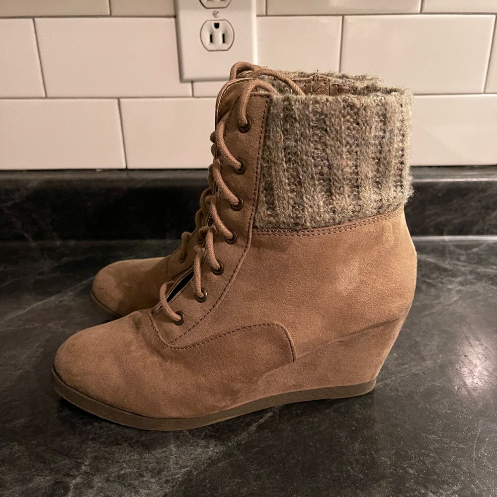 So Wedge boots